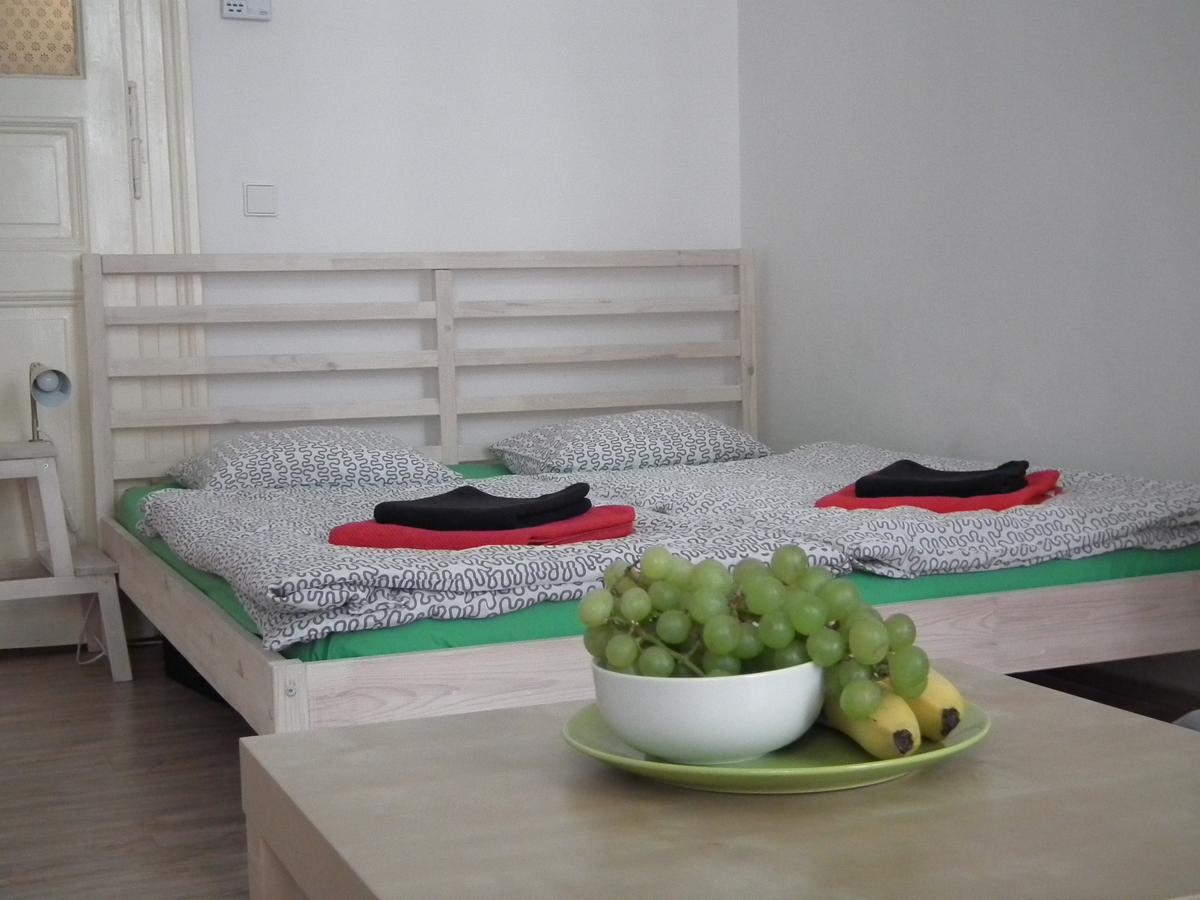 Apartment In The Centre Прага Екстериор снимка